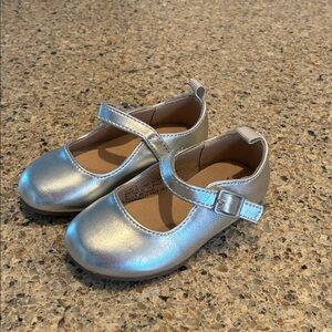 Girls 5C Gap Silver Metallic Dress Shoes NWOT